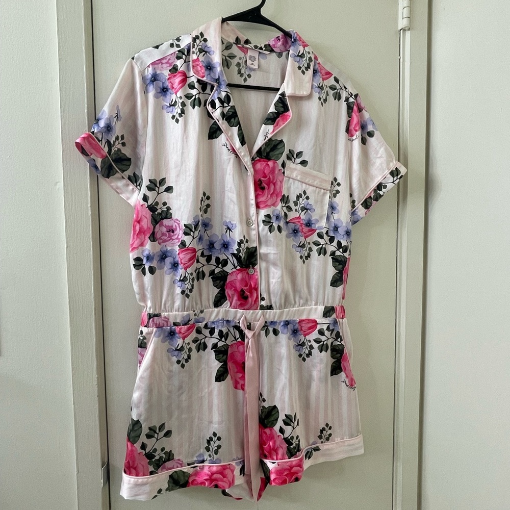 Victoria’s Secret short sleeve romper